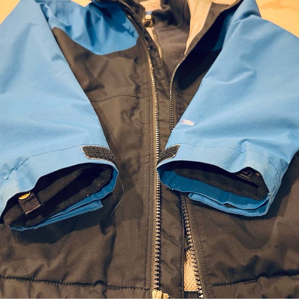 The North Face Triclimate 3 in 1 HyVent Coat: Boys Size 7/8 - Picture 5 of 5